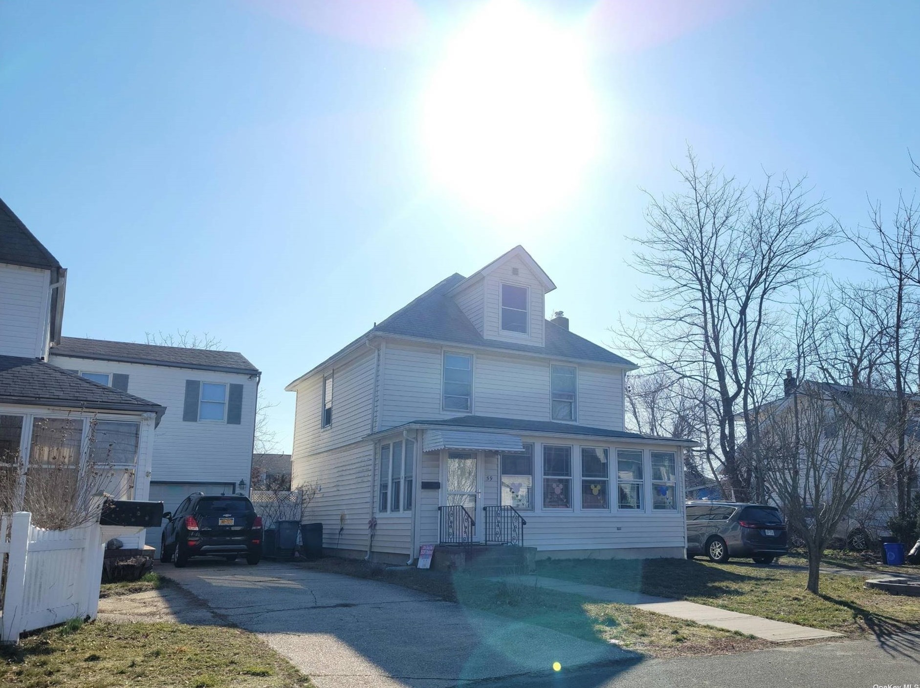 59 E Neck Ct, Babylon, NY 11704
