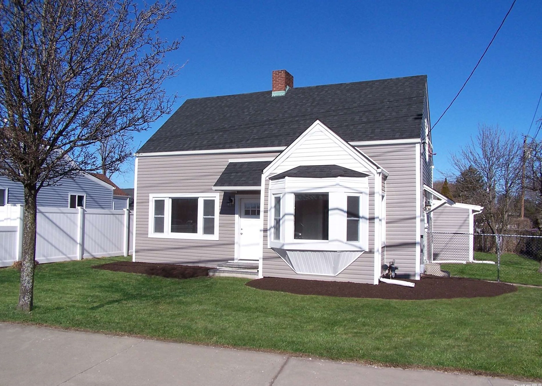 707 Patchogue Rd, Prt Jefferson Station, NY 11776