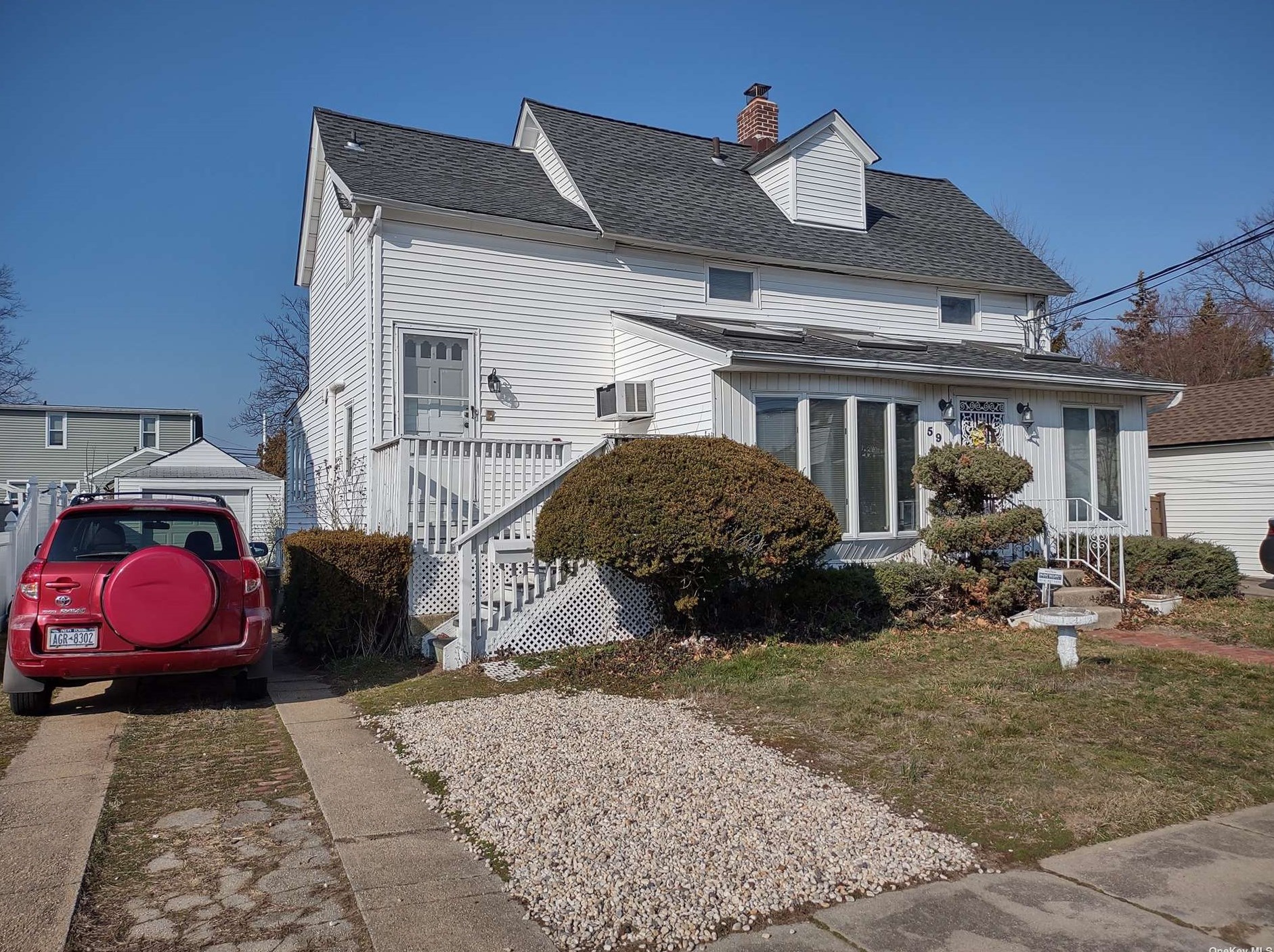 59 Davison Ave, Lynbrook, NY 11563-1507