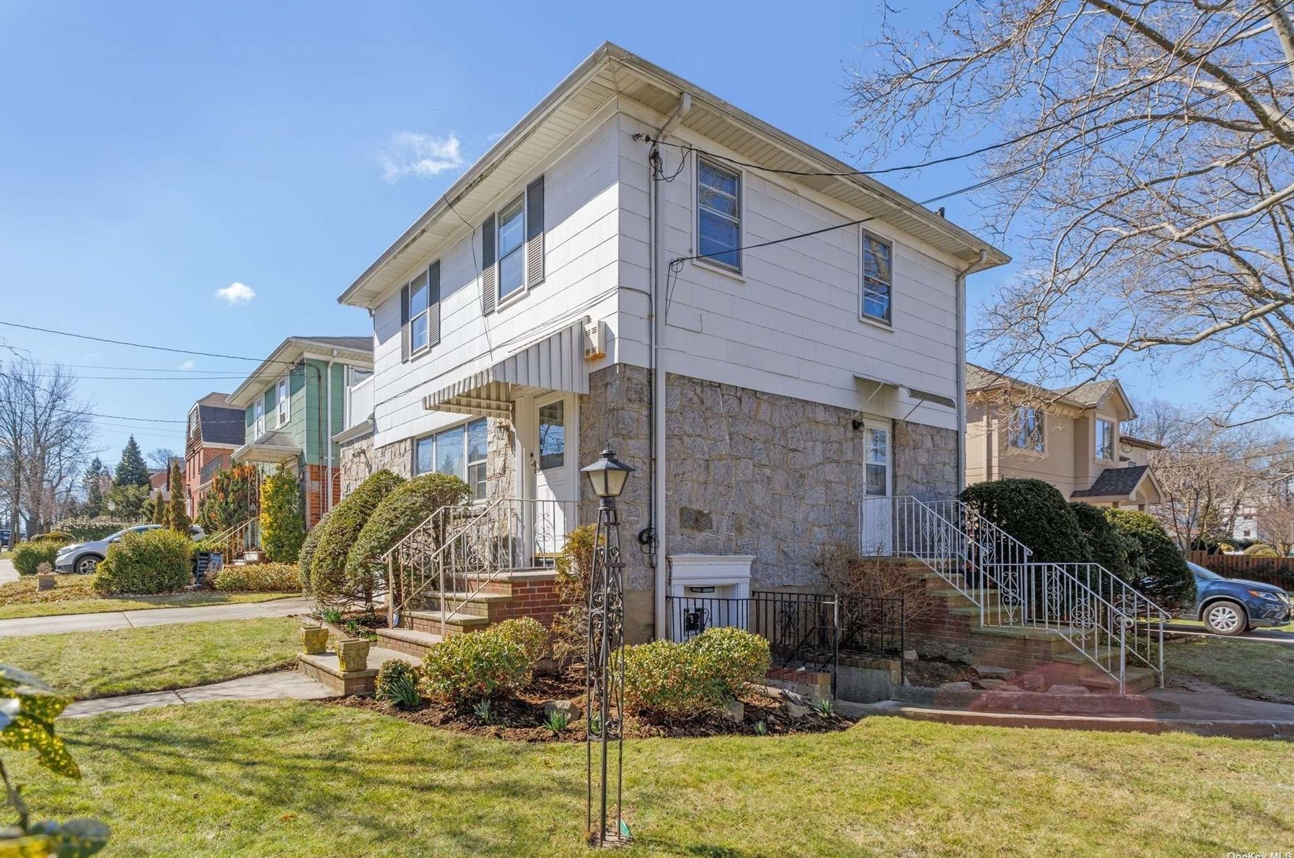29-04 162nd St, Flushing, NY 11358-2042