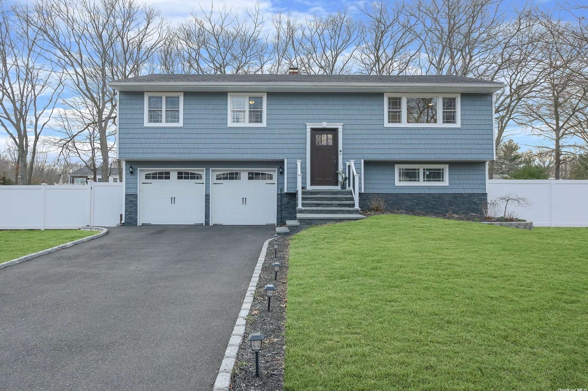 10 Shenandoah Blvd, Prt Jefferson Station, NY 11776