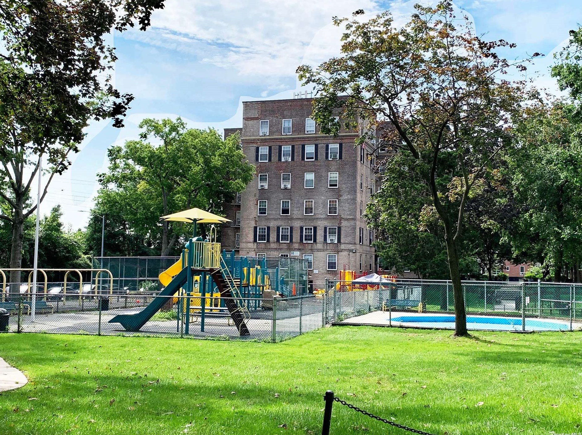 5140 30th Ave, Flushing NY  11377-7950 exterior