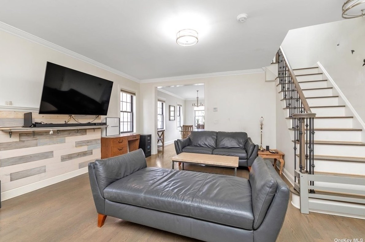 29-43 167th St, Flushing, NY 11358-1125