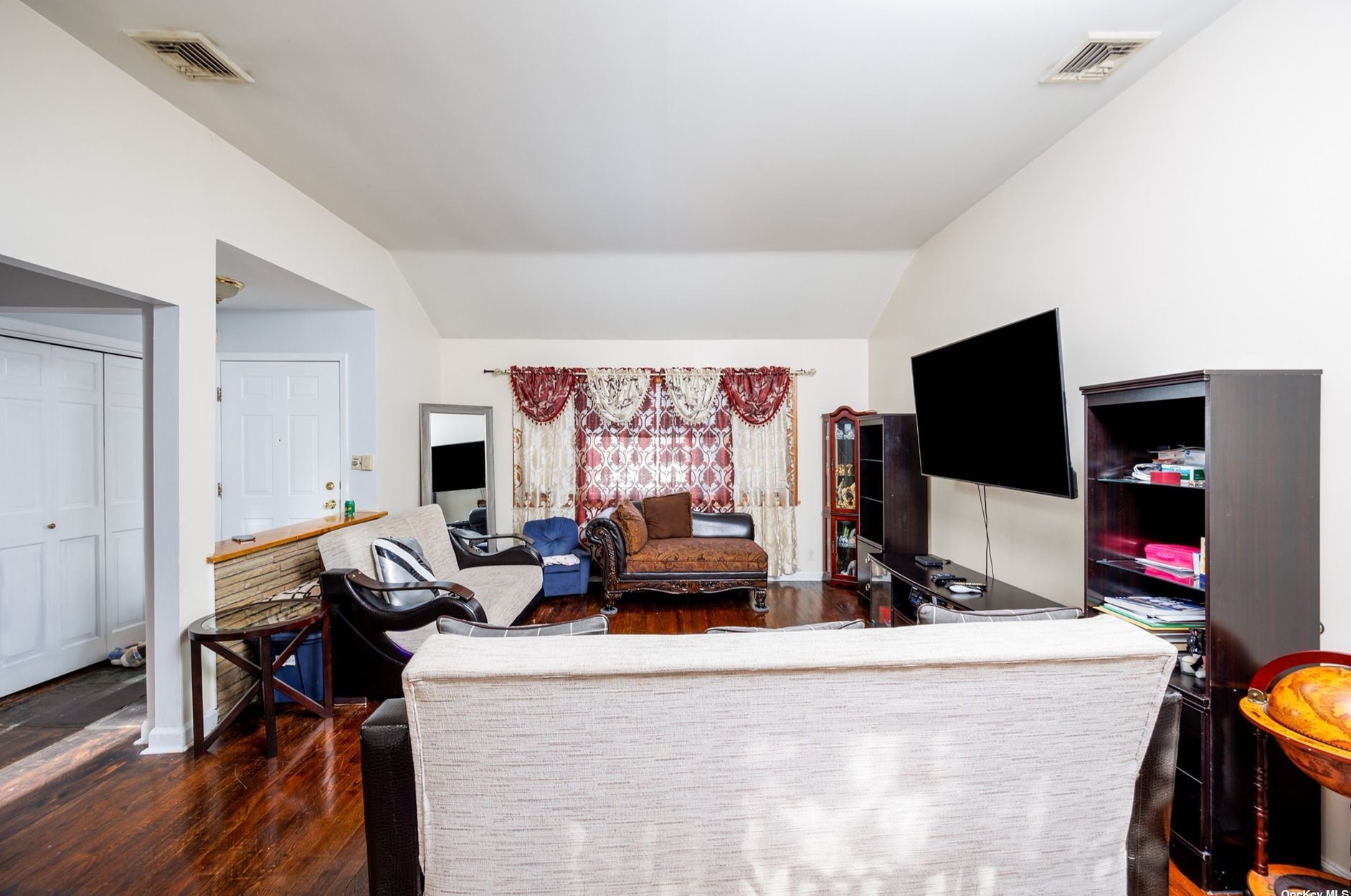 179 Hilton Ave, Hempstead, NY 11550