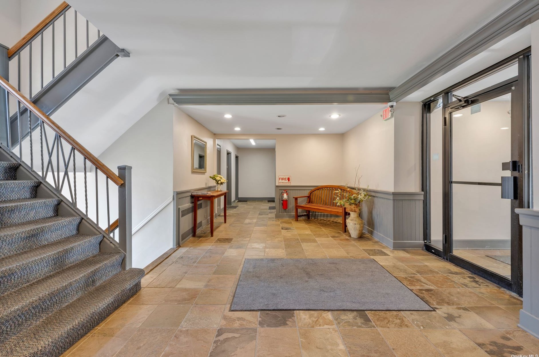 140 S Middle Neck Rd #1f, Great Neck, NY 11021