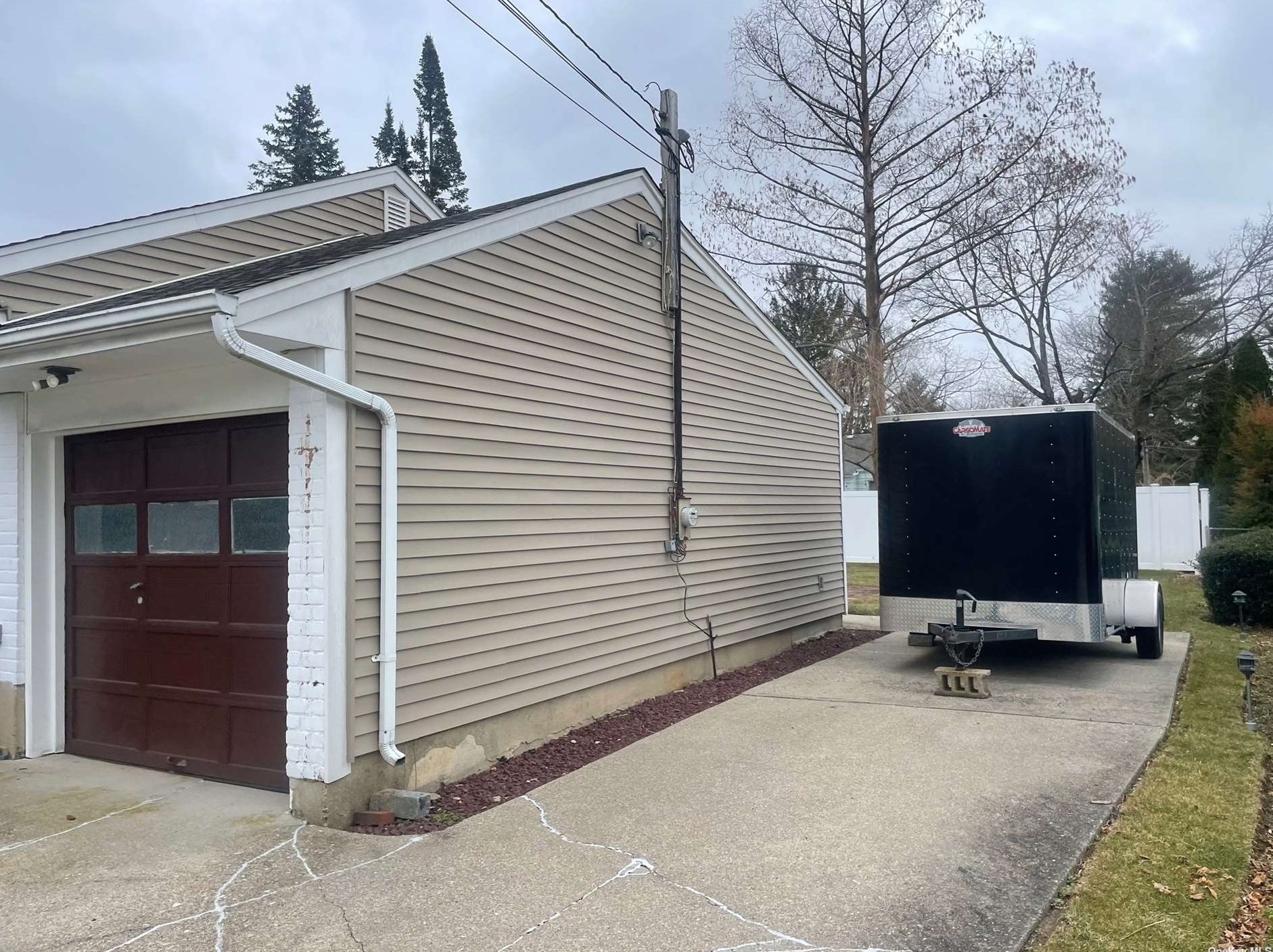 2 Marlowe Pl, Greenlawn, NY 11740-2724