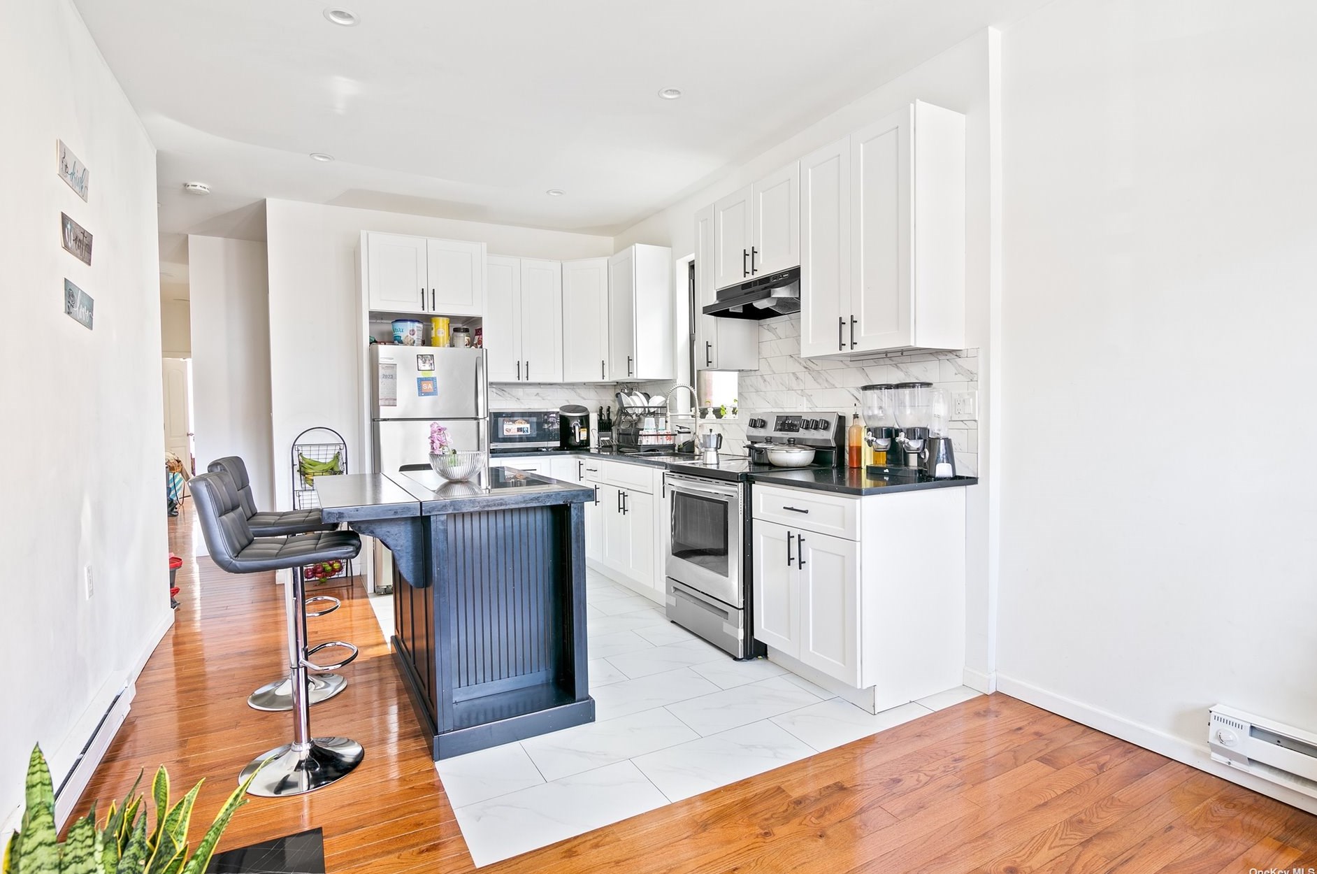 34-70 110th St, Flushing, NY 11368-1432