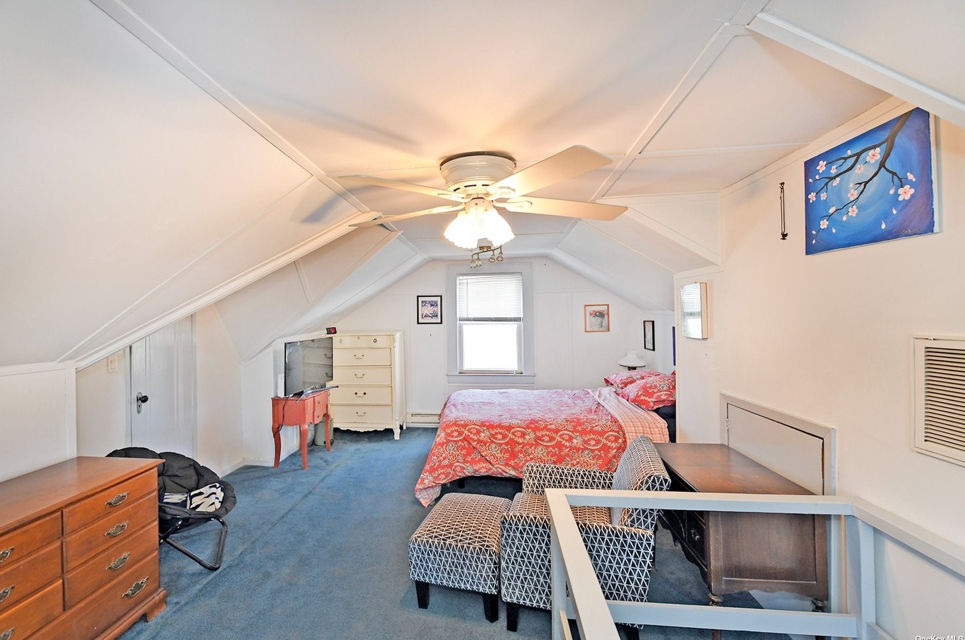 49 Hollywood Ct, Rockville Centre NY  11570-2015 exterior