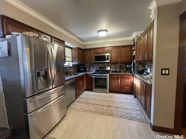 23-44 White Oak Ct, Flushing NY  11370 exterior