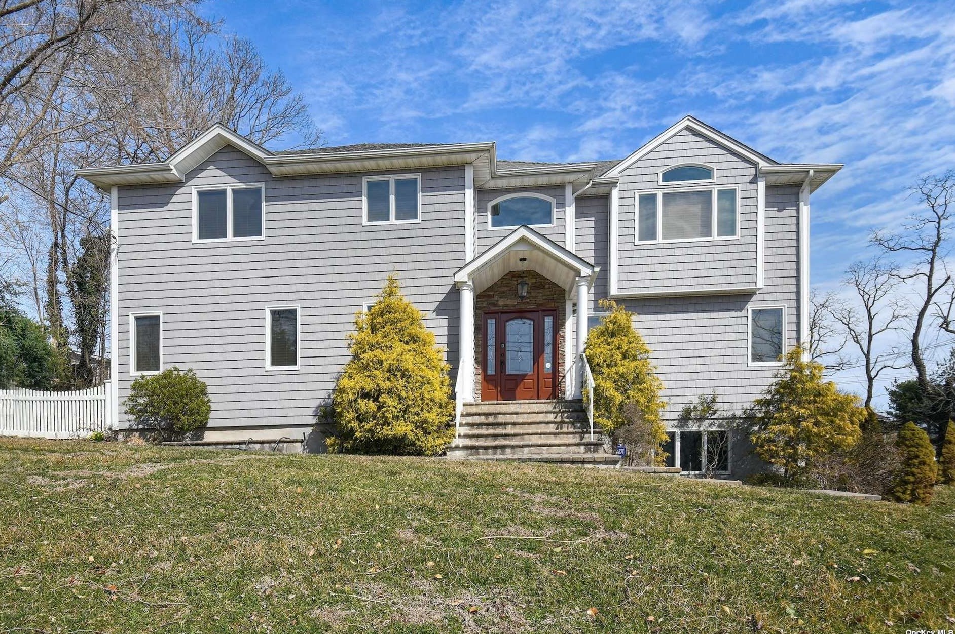 345 Waterside Rd, Northport, NY 11768