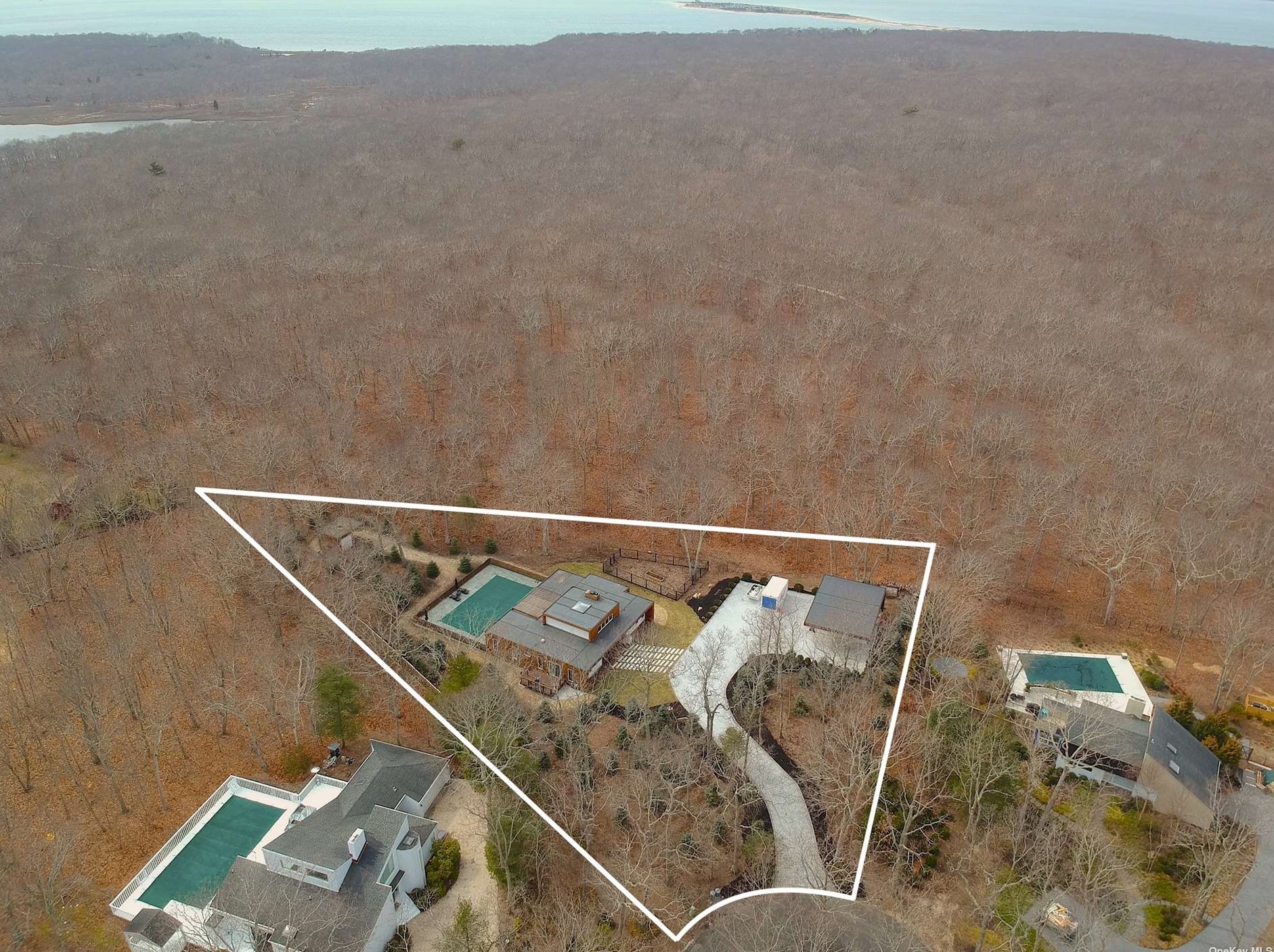 6 Sand Hill Ln, East Hampton, NY 11937