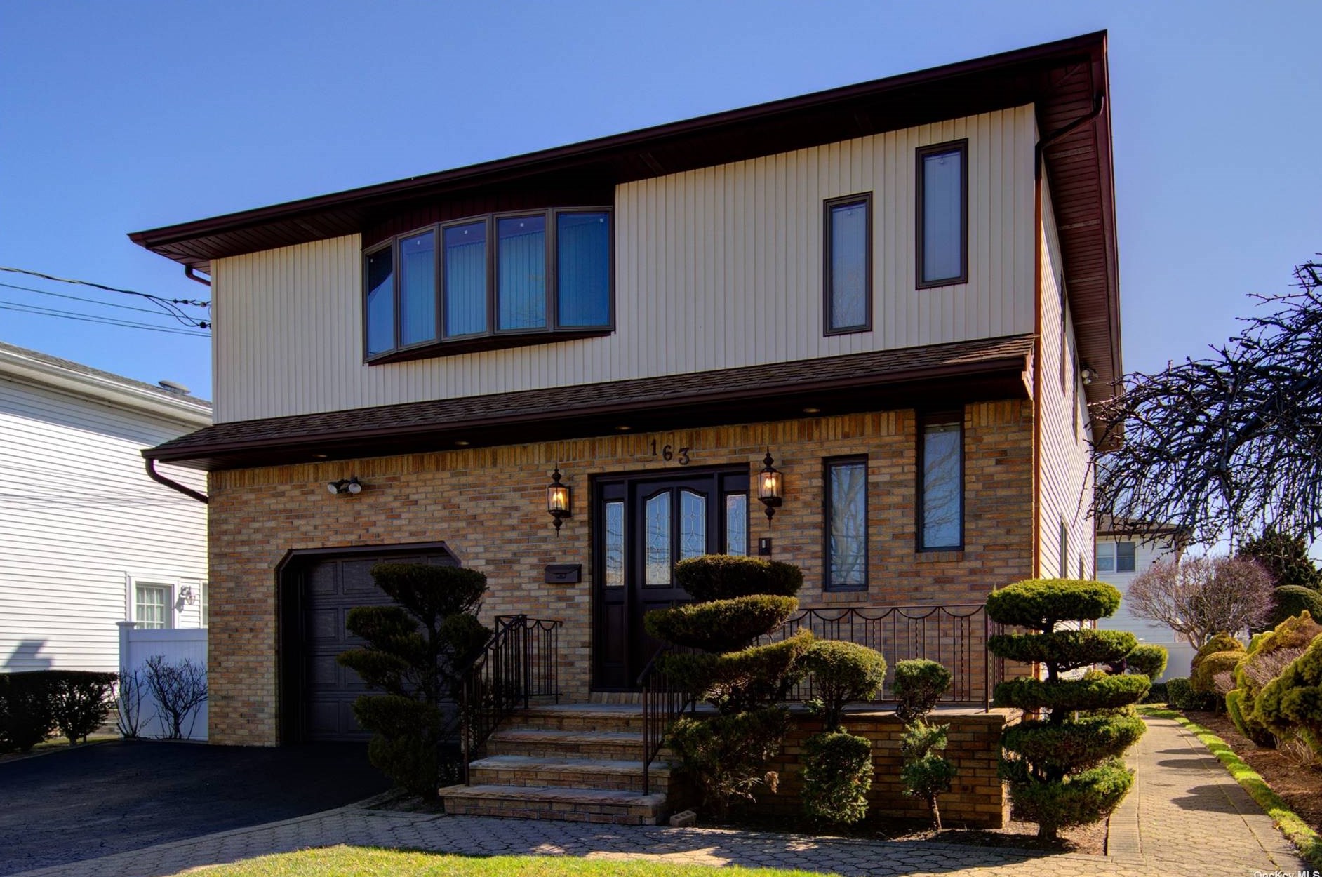 163 Hunnewell Ave, Floral Park, NY 11003