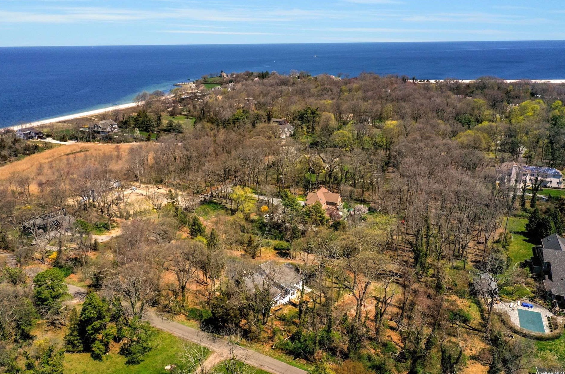 5 Evans Ln, Strongs Neck NY  exterior