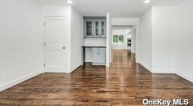 5 Evans Ln, Strongs Neck NY  exterior