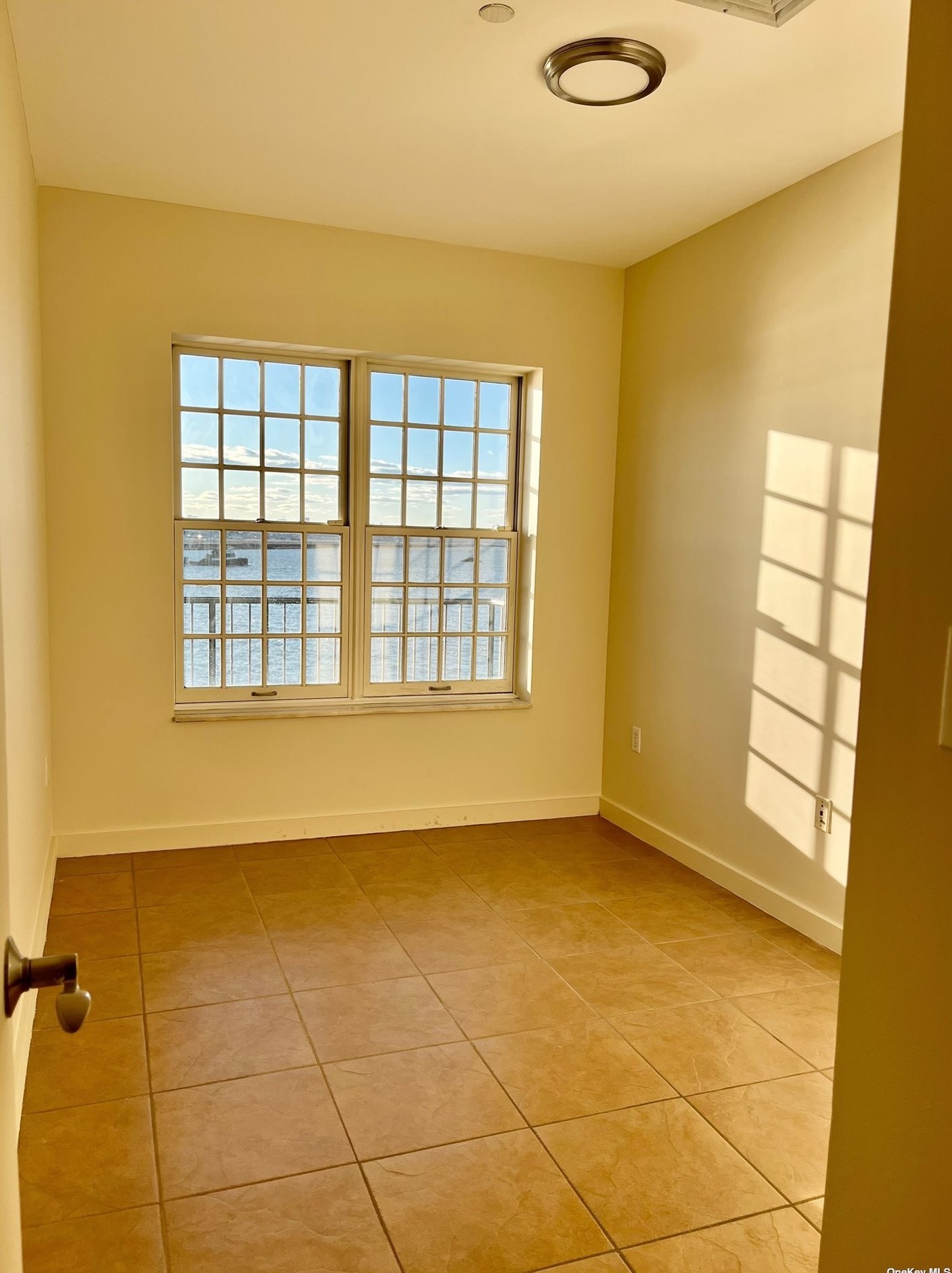 2820 119th St #2fl, Flushing, NY 11354