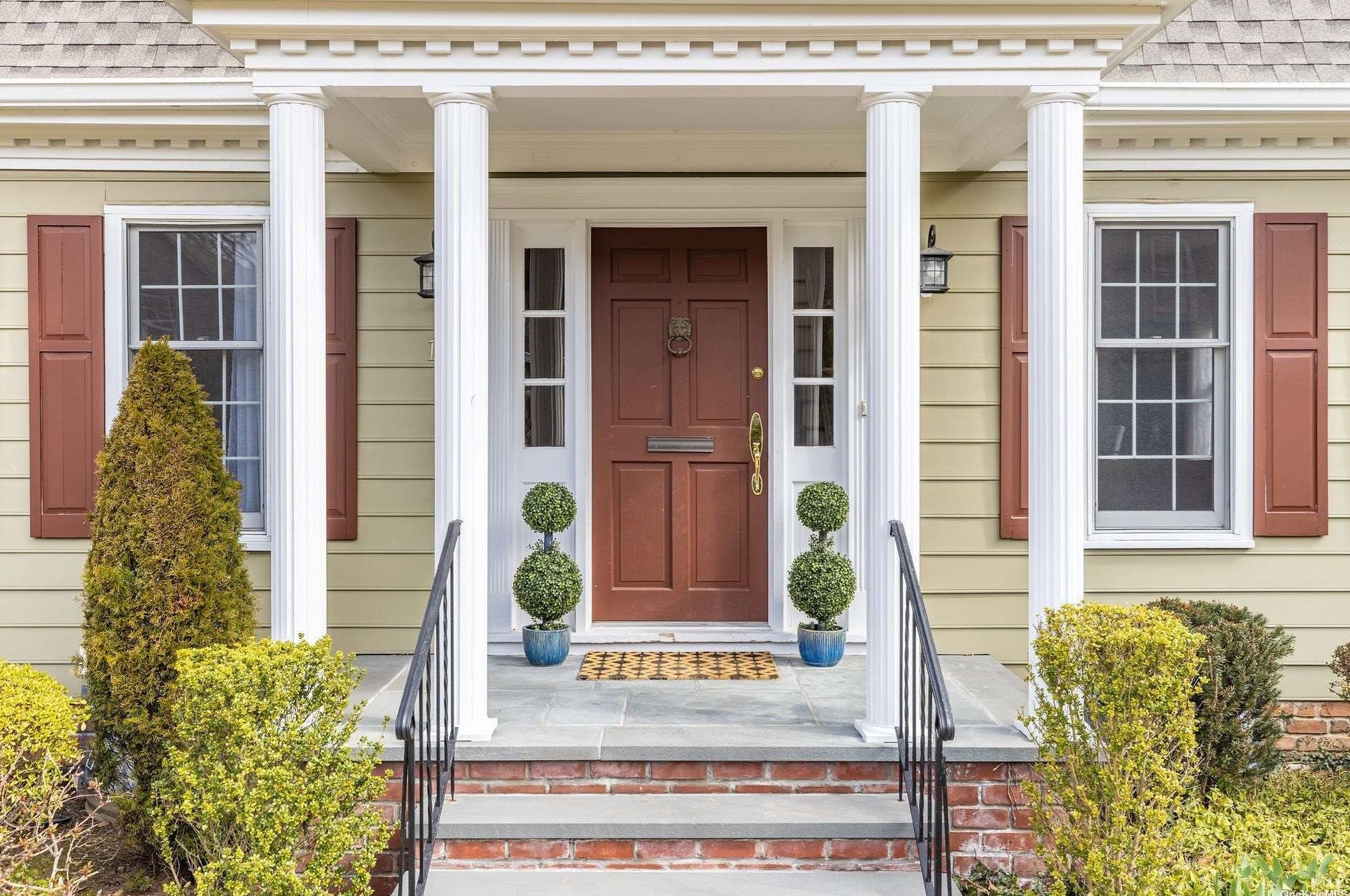 19 Duke Of Gloucester #19, North Hills, NY 11030