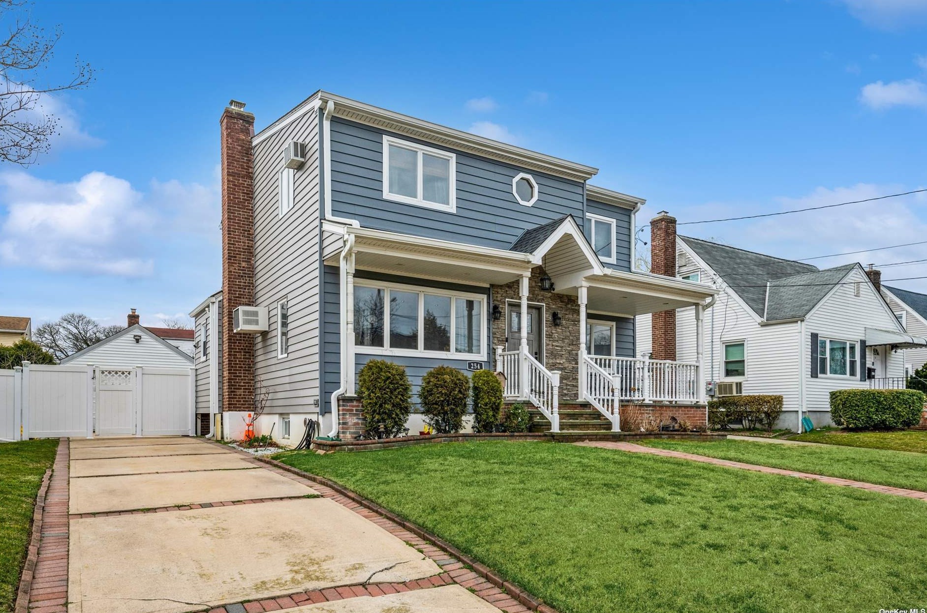 254 Lenox Dr, Hempstead, NY 11552-3624