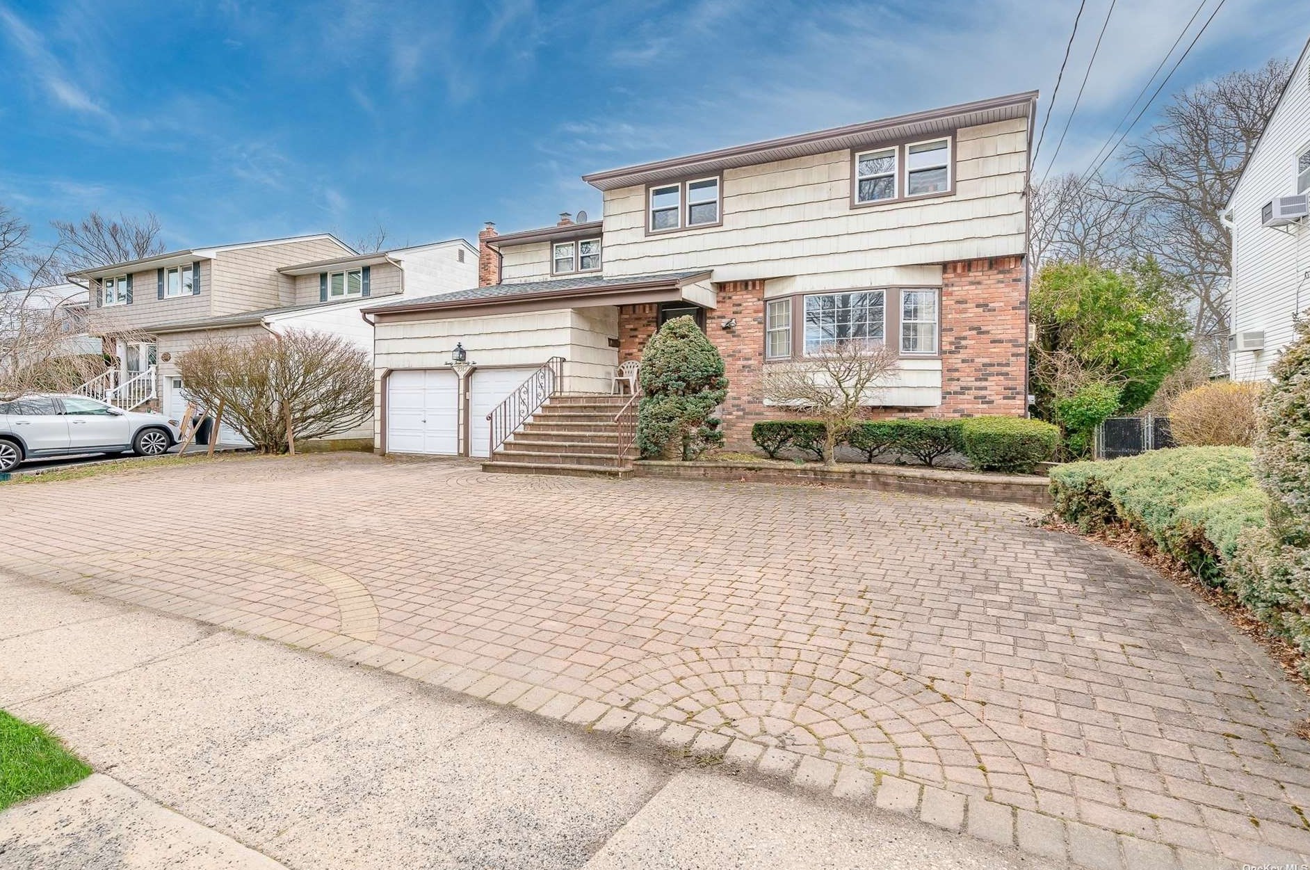 2362 Camp Ave, North Merrick, NY 11566-2852