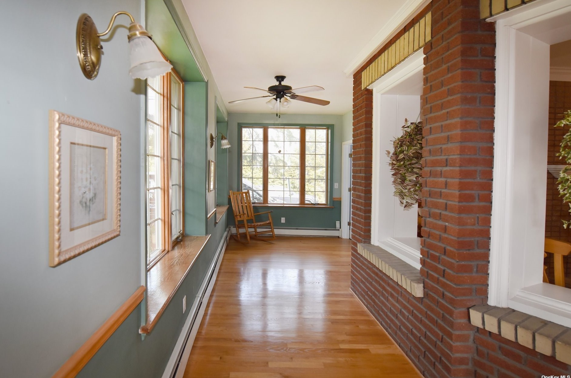 33 Flower Ave, Floral Park, NY 11001