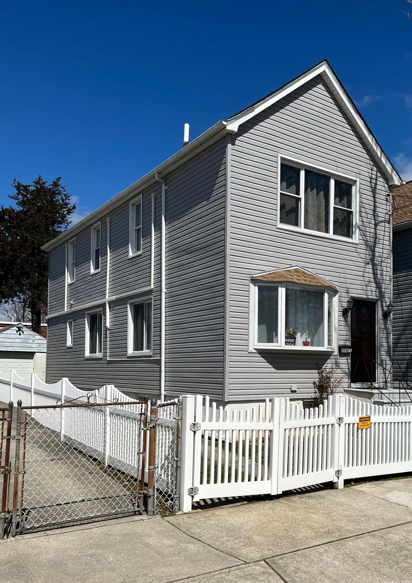 20411 46th Ave, Flushing, NY 11361