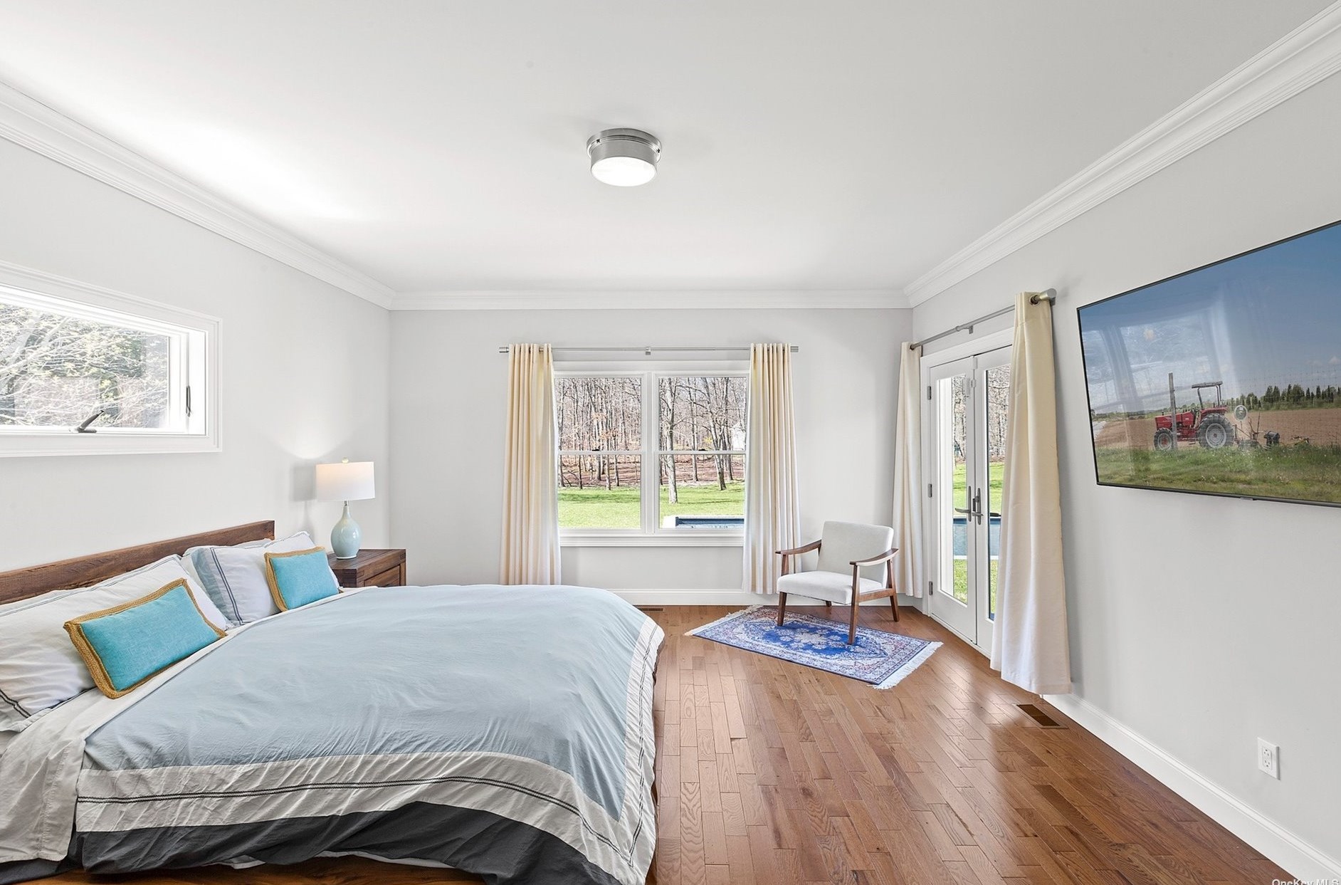 8 Quail Run, Hampton Bays NY  11946-1425 exterior