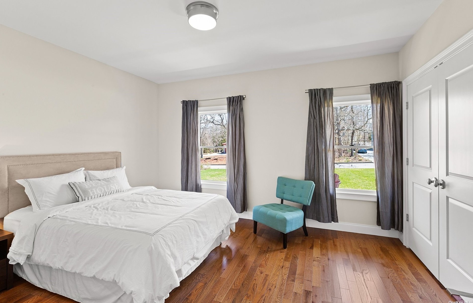 8 Quail Run, Hampton Bays NY  11946-1425 exterior