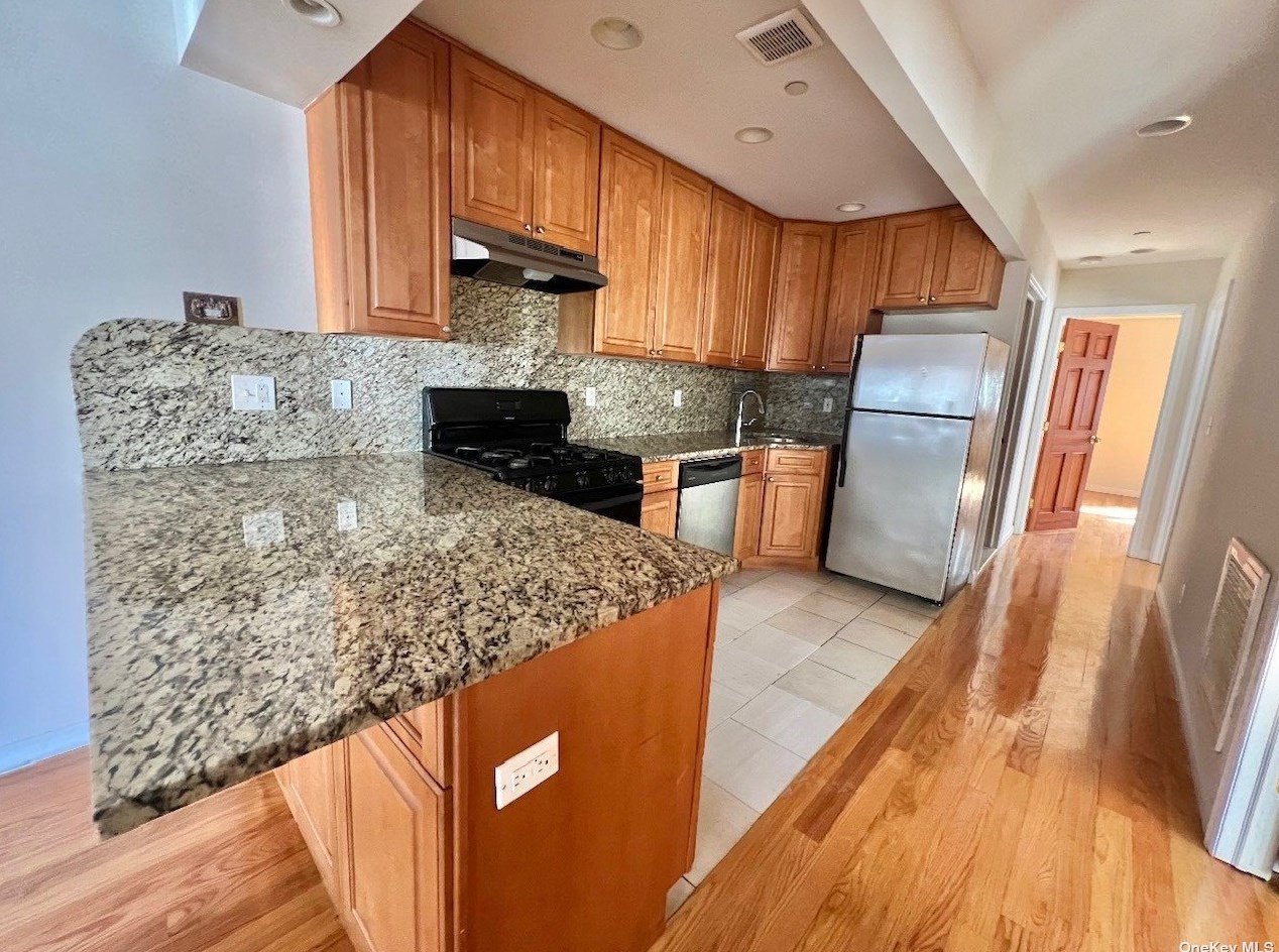 40-29 191st St #1st Fl, Flushing, NY 11361