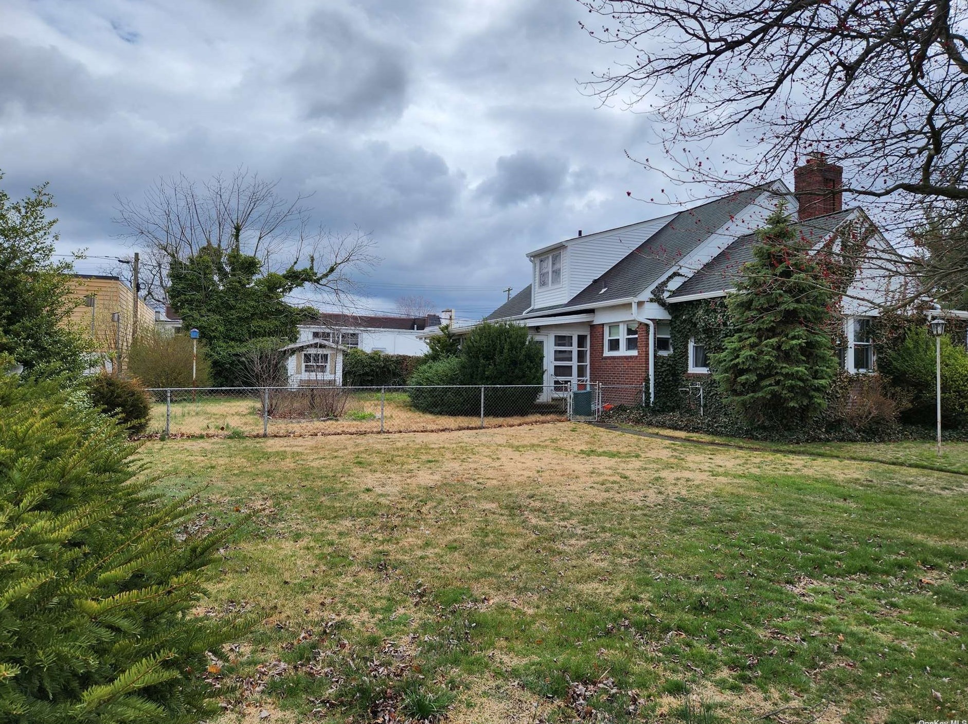 314 Mckinley St, Hempstead, NY 11552-2712