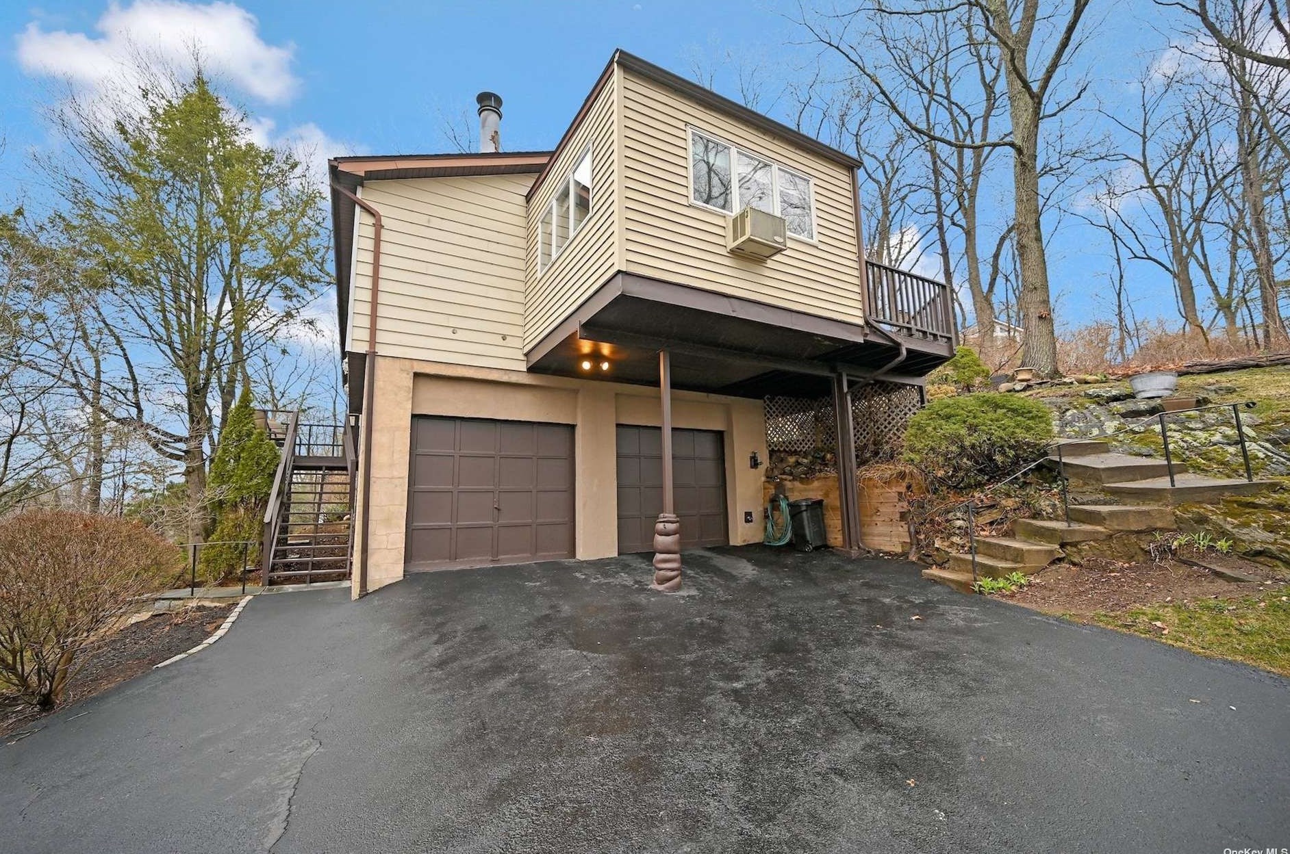 125 Beverly Rd, Mount Kisco, NY 10549-1803