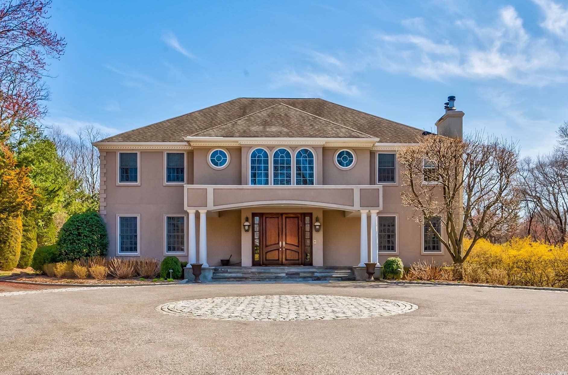 3 Lillian Ct, Port Washington, NY 11050-1916