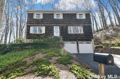 42 Meade Dr, Center Port, NY 11721