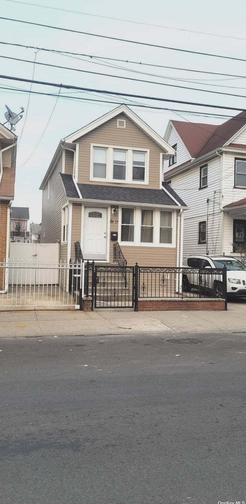 88-17 179th Pl #1, Jamaica, NY 11423