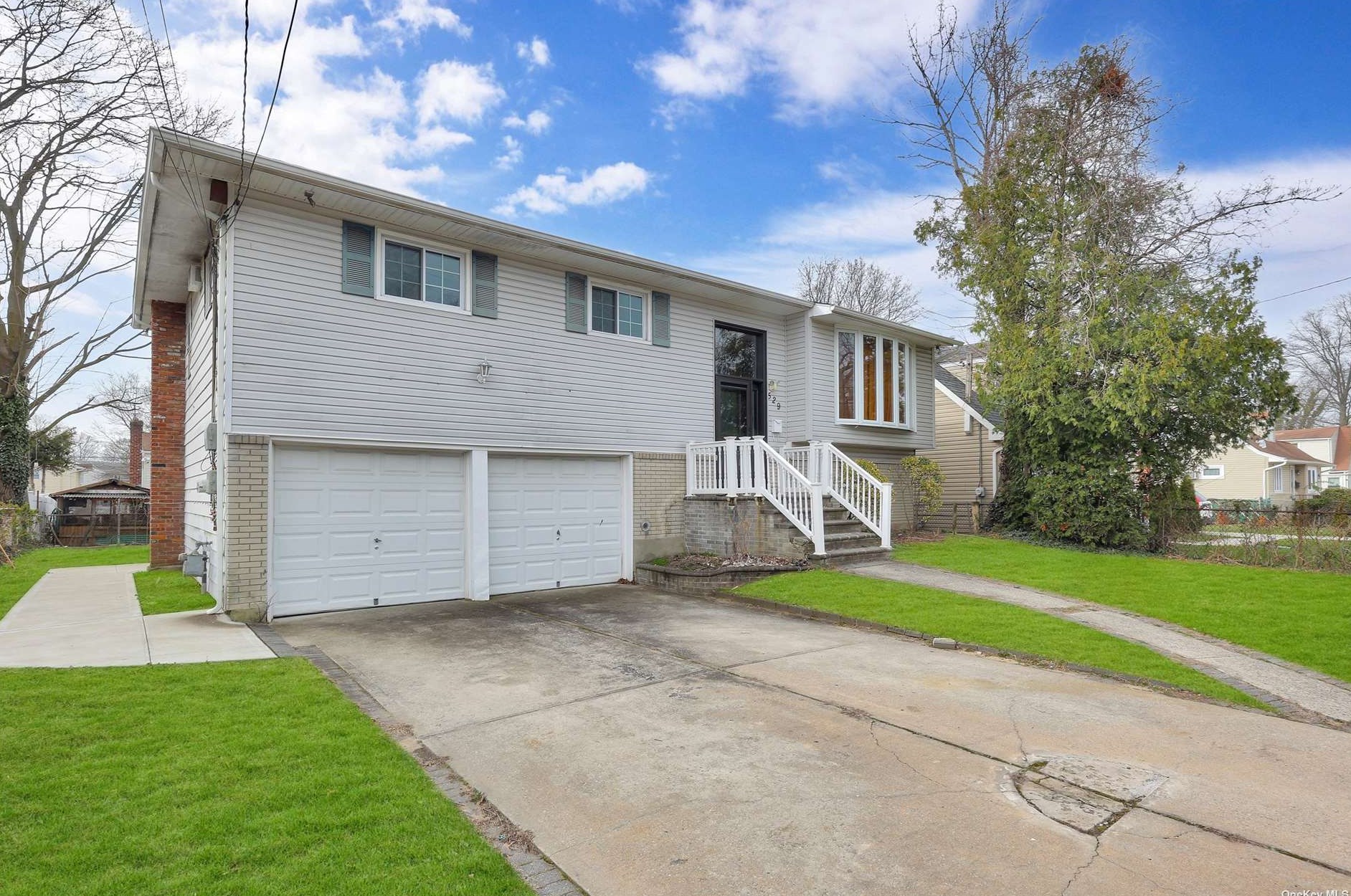 529 Ronkonkoma Ave, Hempstead, NY 11552-4320