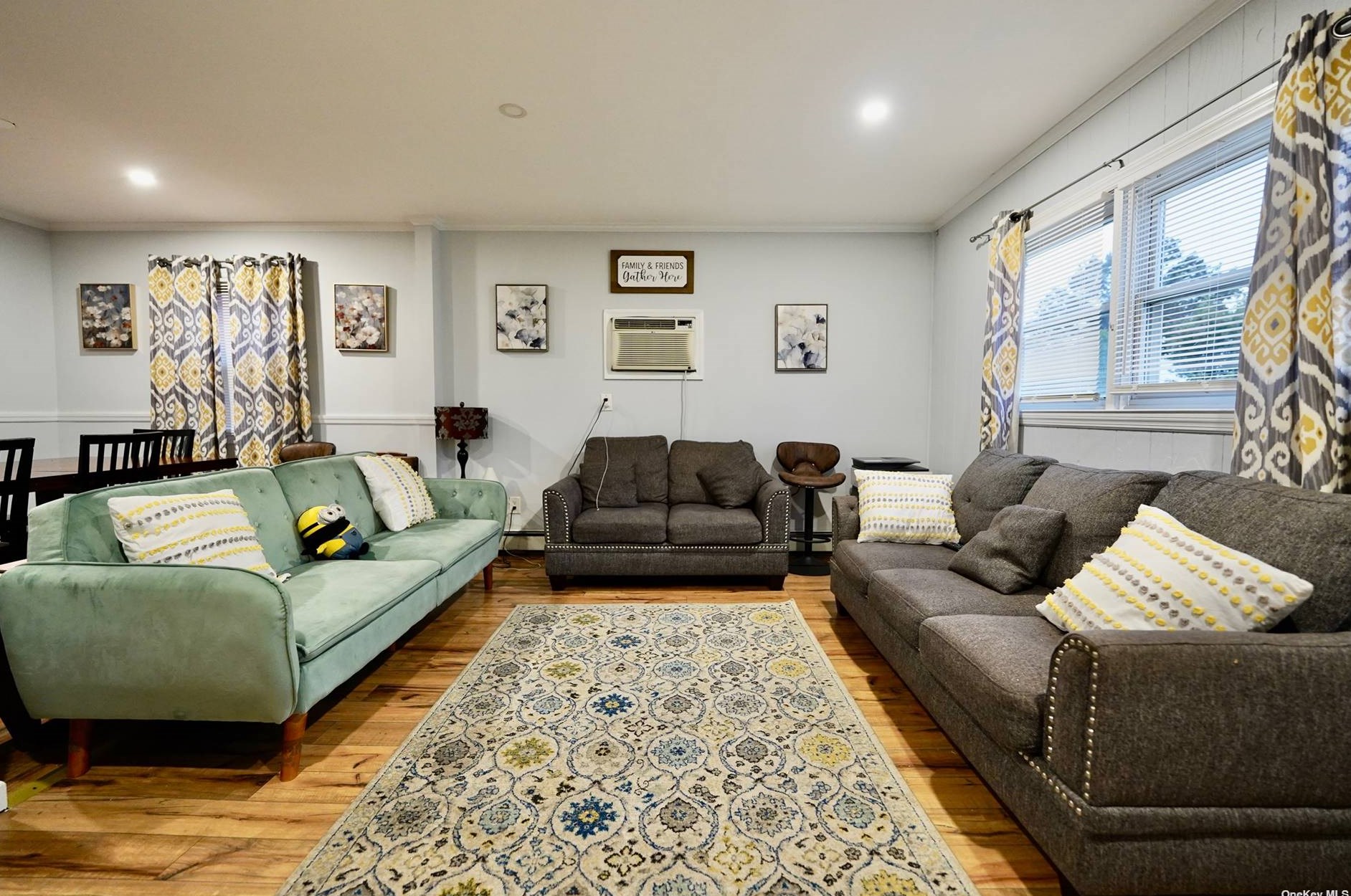 2480 Poppy St, Hempstead NY  11554-5210 exterior