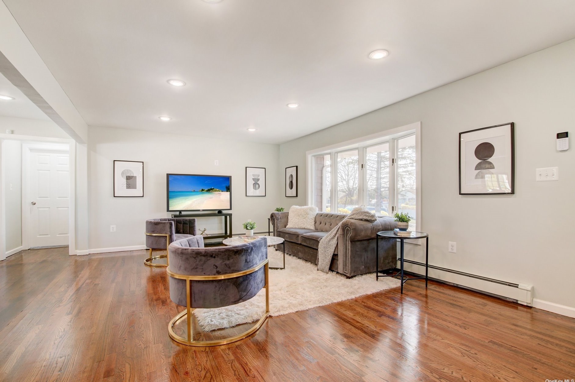 1026 9th St, Babylon, NY 11704