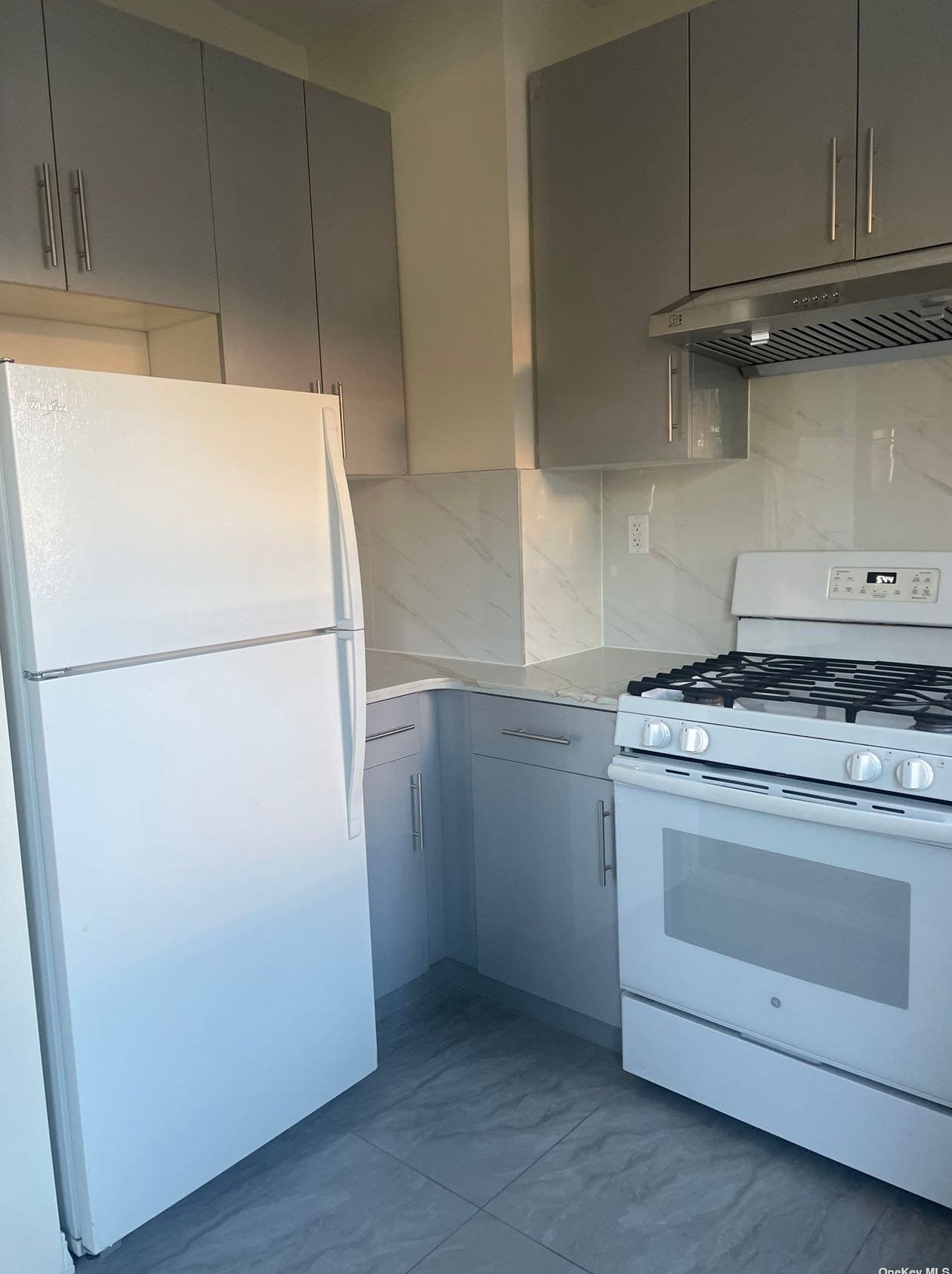 3354 71st St, Flushing NY  11372-1059 exterior