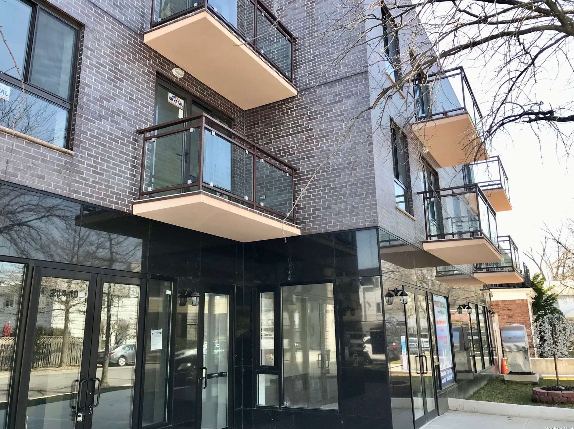 214- 10 15th Ave #2a, Flushing, NY 11360