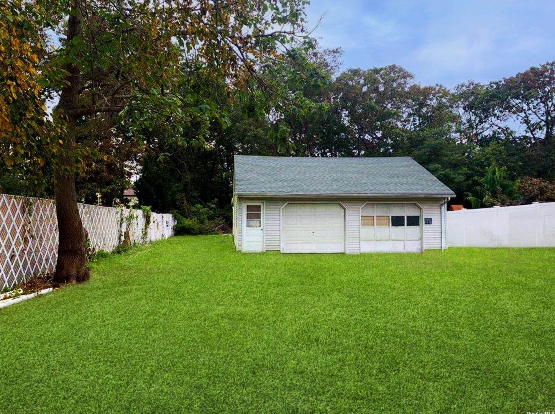 299 Orchid Dr, Old Mastic NY  11951-1816 exterior