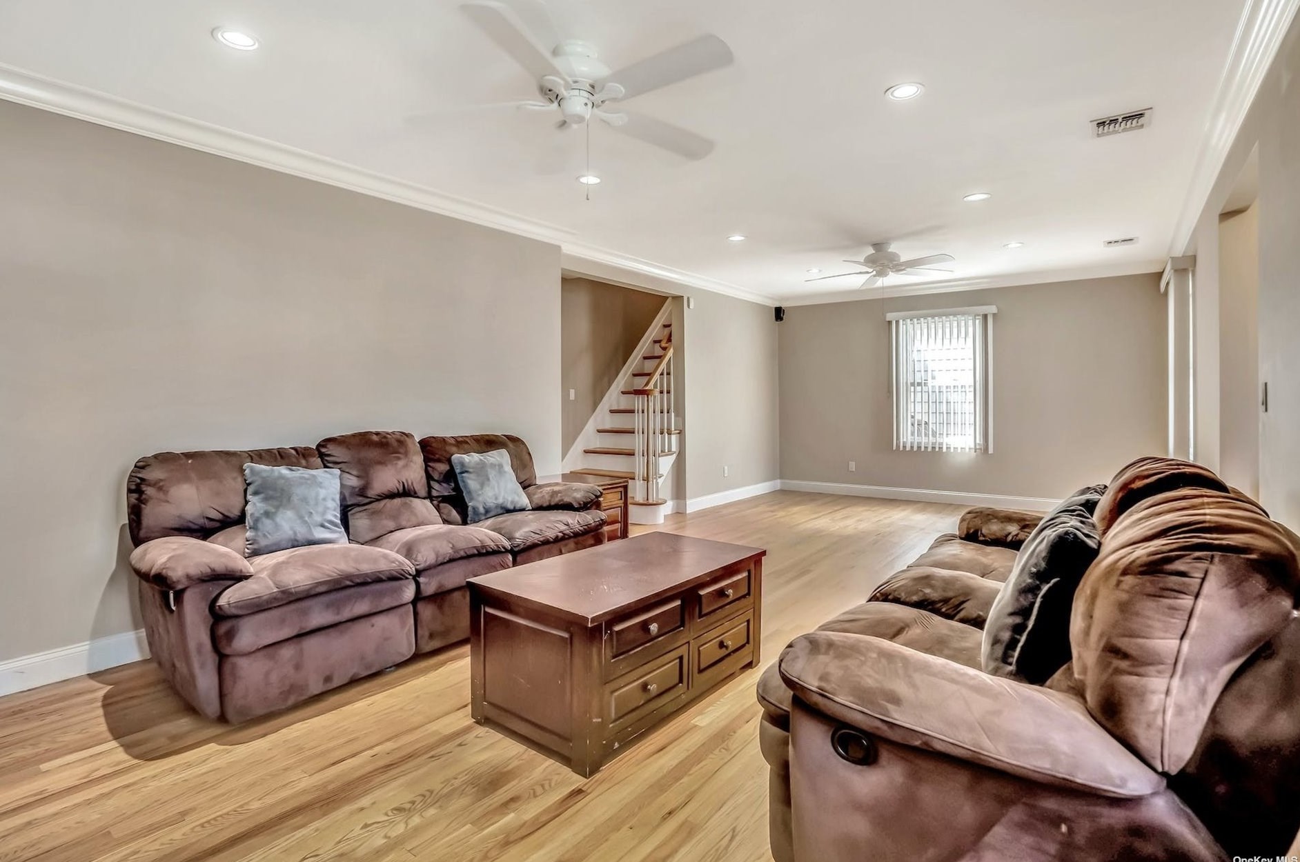 1027 Propp Ave, Franklin Square, NY 11010