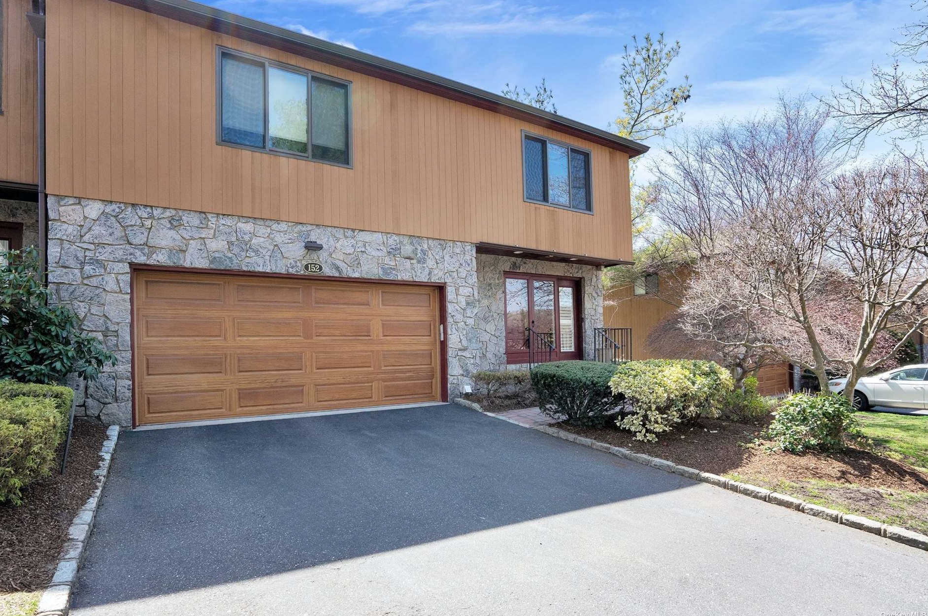 152 The Crescent #152, East Hills, NY 11577