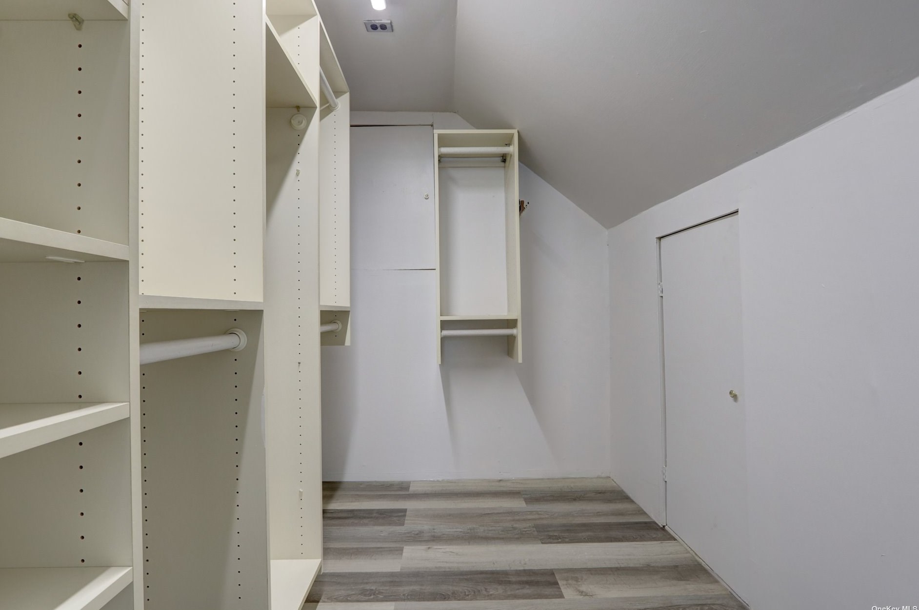 95 Henrietta Ave, Rockville Centre NY  11572-5009 exterior