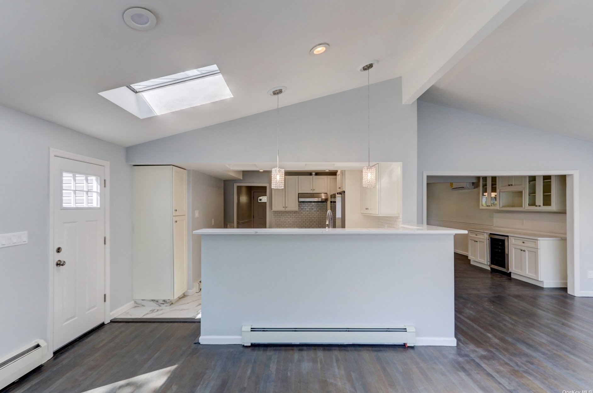 95 Henrietta Ave, Rockville Centre NY  11572-5009 exterior