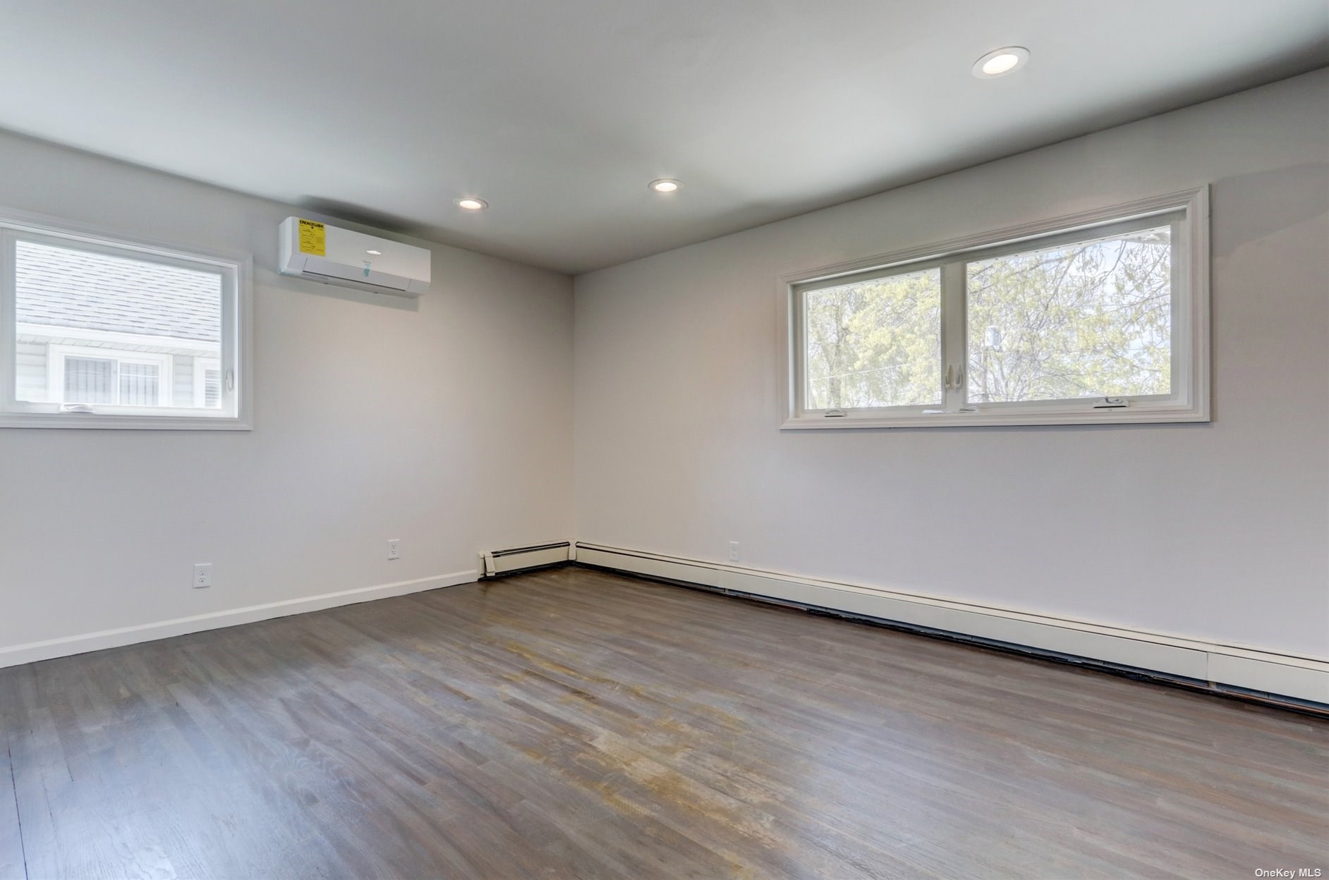 95 Henrietta Ave, Rockville Centre NY  11572-5009 exterior