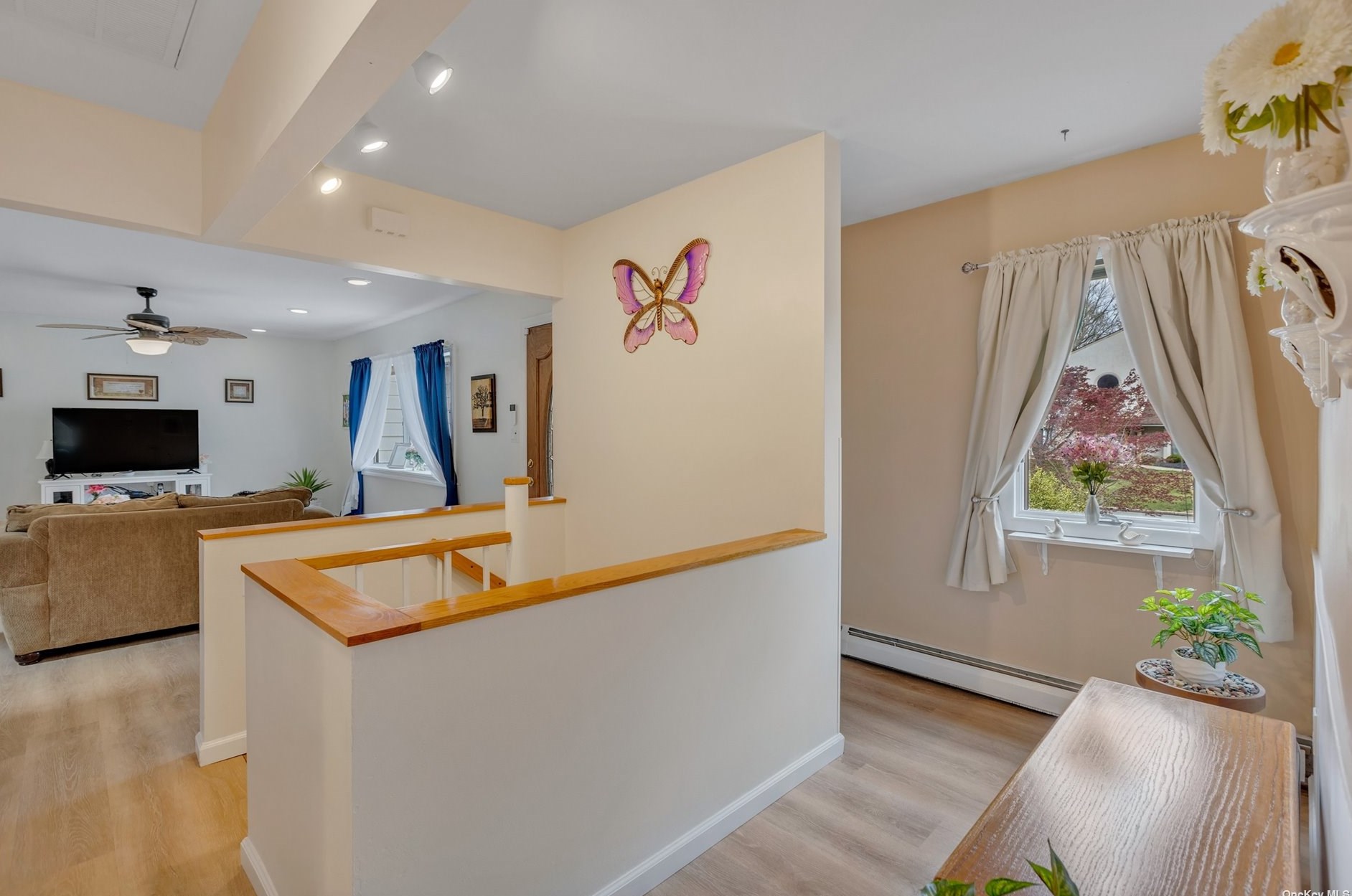 4 Marc Dr, Panamoka, NY 11961