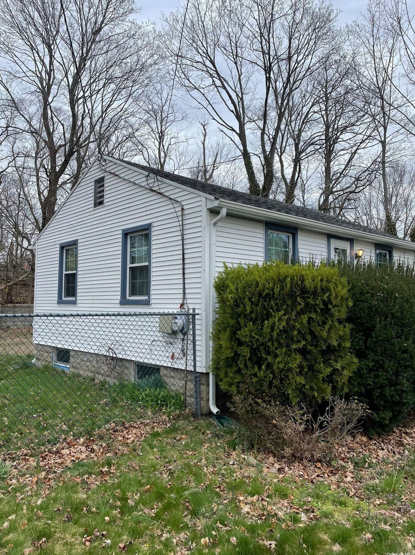 14 Jefferson Ave, Pine Air, NY 11717-3206
