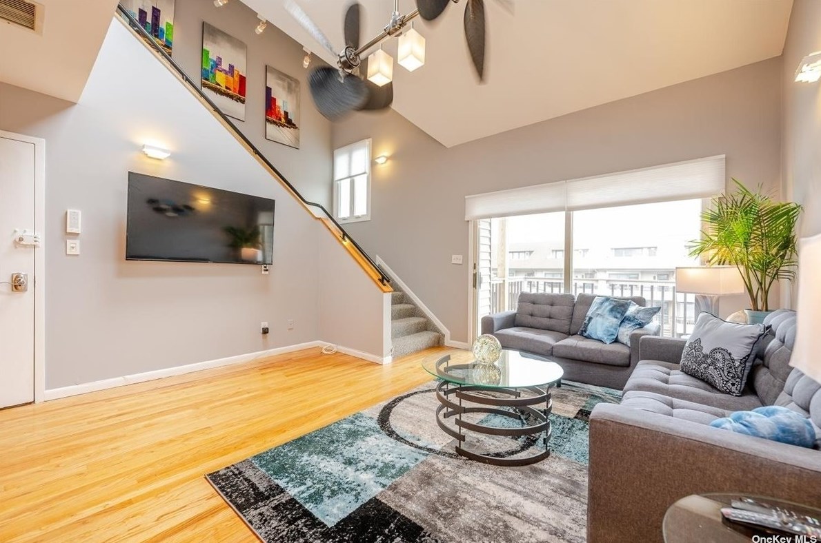 67 Pacific Blvd #upper, East Atlantic Beach, NY 11561