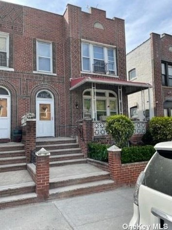 32-22 81st St, Flushing, NY 11370-1320