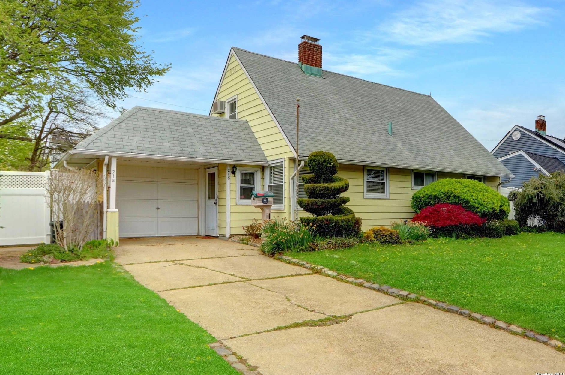 218 Wantagh Ave, Plainedge, NY 11756