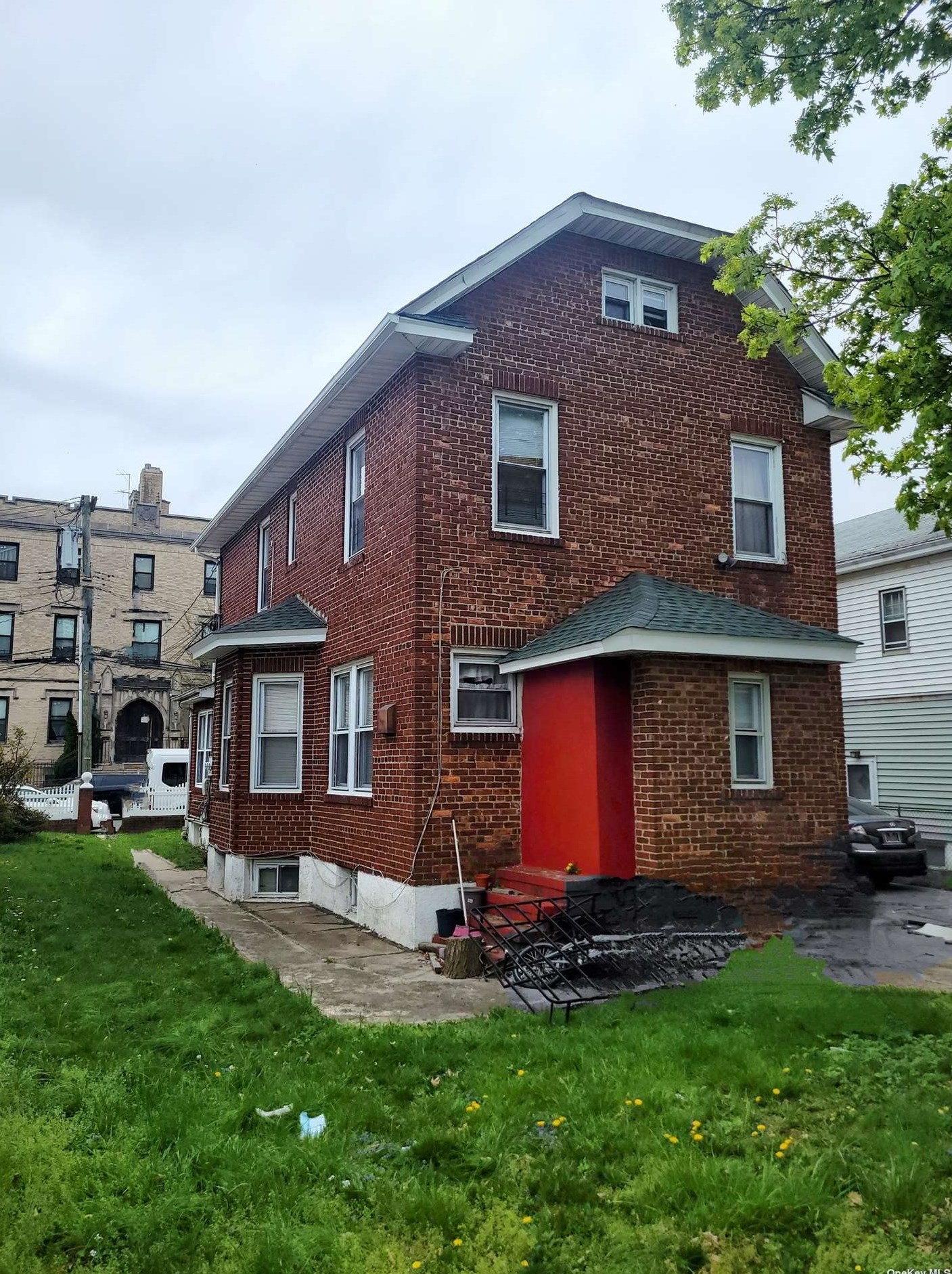 218-17 104th Ave, Jamaica, NY 11429
