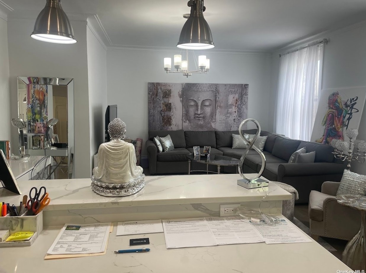37 Brompton Rd #3d, Great Neck, NY 11022